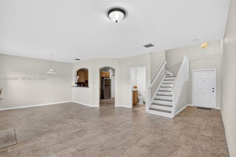 Townhouse in Greenacres, Florida 3 bedrooms, 162.39 sq.m. № 2346011 - photo 12