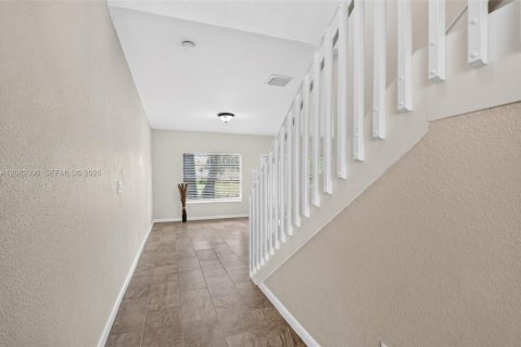 Townhouse in Greenacres, Florida 3 bedrooms, 162.39 sq.m. № 2346011 - photo 10