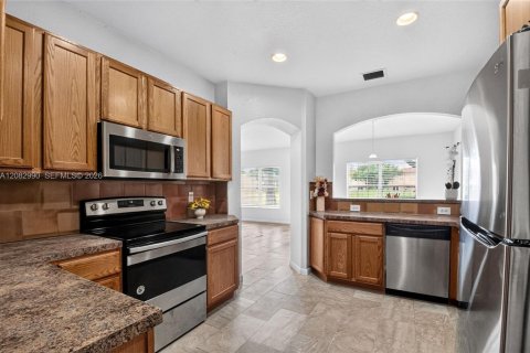 Townhouse in Greenacres, Florida 3 bedrooms, 162.39 sq.m. № 2346011 - photo 25