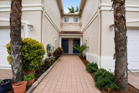 Townhouse in Greenacres, Florida 3 bedrooms, 162.39 sq.m. № 2346011 - photo 8