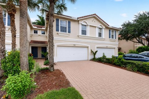 Townhouse in Greenacres, Florida 3 bedrooms, 162.39 sq.m. № 2346011 - photo 6