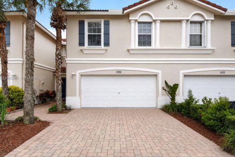 Townhouse in Greenacres, Florida 3 bedrooms, 162.39 sq.m. № 2346011