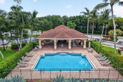 Townhouse in Greenacres, Florida 3 bedrooms, 162.39 sq.m. № 2346011 - photo 7