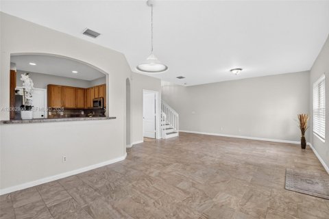 Townhouse in Greenacres, Florida 3 bedrooms, 162.39 sq.m. № 2346011 - photo 17