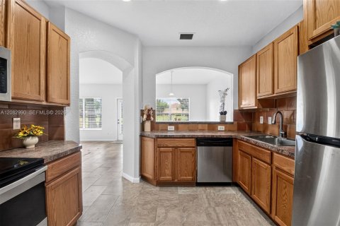 Townhouse in Greenacres, Florida 3 bedrooms, 162.39 sq.m. № 2346011 - photo 26
