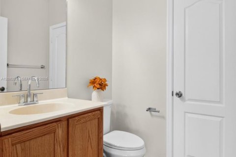 Townhouse in Greenacres, Florida 3 bedrooms, 162.39 sq.m. № 2346011 - photo 18