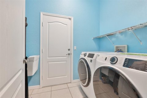 House in Sun City Center, Florida 2 bedrooms, 131.18 sq.m. № 2107874 - photo 8