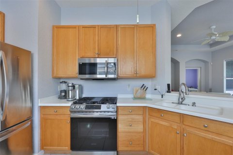 House in Sun City Center, Florida 2 bedrooms, 131.18 sq.m. № 2107874 - photo 11