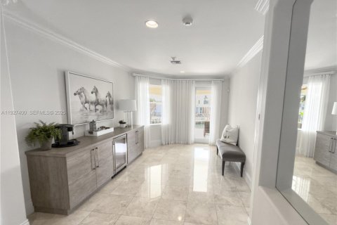 Купить виллу или дом в Лайтхаус-Пойнт, Флорида 5 спален, 503.07м2, № 1986291 - фото 23