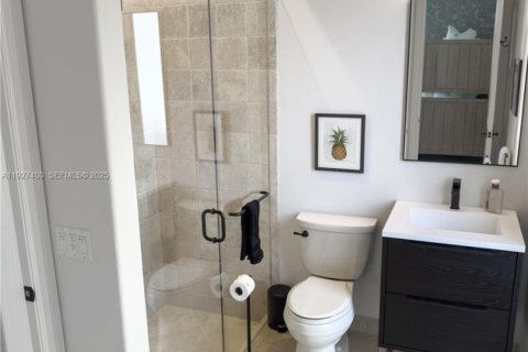 Купить виллу или дом в Лайтхаус-Пойнт, Флорида 5 спален, 503.07м2, № 1986291 - фото 24