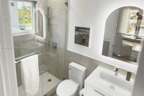 Купить виллу или дом в Лайтхаус-Пойнт, Флорида 5 спален, 503.07м2, № 1986291 - фото 25