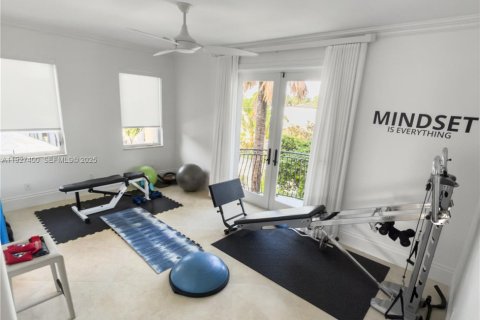 Купить виллу или дом в Лайтхаус-Пойнт, Флорида 5 спален, 503.07м2, № 1986291 - фото 21