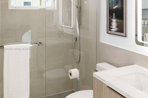 Купить виллу или дом в Лайтхаус-Пойнт, Флорида 5 спален, 503.07м2, № 1986291 - фото 28