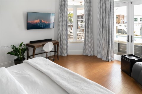 Купить виллу или дом в Лайтхаус-Пойнт, Флорида 5 спален, 503.07м2, № 1986291 - фото 18