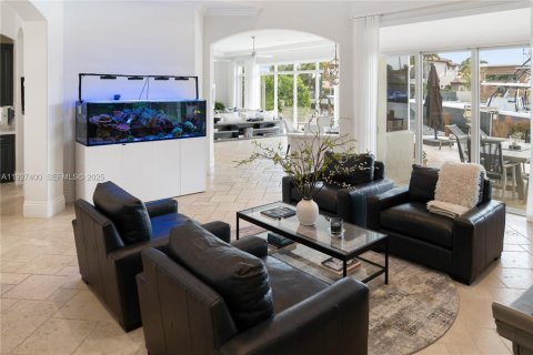Купить виллу или дом в Лайтхаус-Пойнт, Флорида 5 спален, 503.07м2, № 1986291 - фото 10