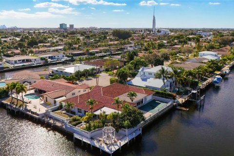 House in Fort Lauderdale, Florida 5 bedrooms, 383.97 sq.m. № 2003896 - photo 2