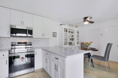 Touwnhouse à vendre à Palm Beach Gardens, Floride: 2 chambres, 148.27 m2 № 2421118 - photo 7