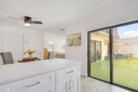Touwnhouse à vendre à Palm Beach Gardens, Floride: 2 chambres, 148.27 m2 № 2421118 - photo 9