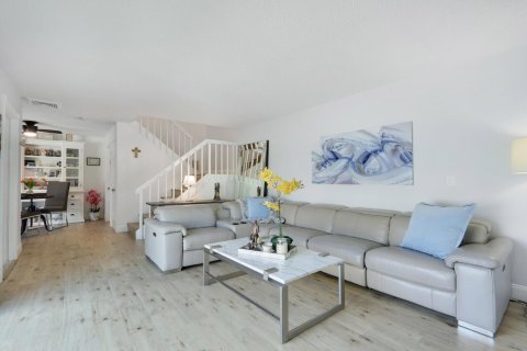 Touwnhouse à vendre à Palm Beach Gardens, Floride: 2 chambres, 148.27 m2 № 2421118 - photo 2