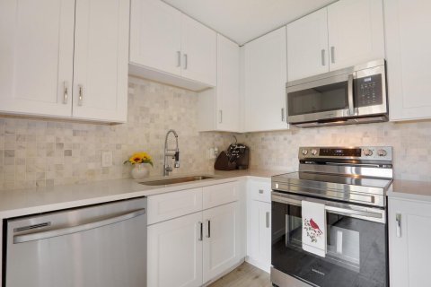 Touwnhouse à vendre à Palm Beach Gardens, Floride: 2 chambres, 148.27 m2 № 2421118 - photo 5