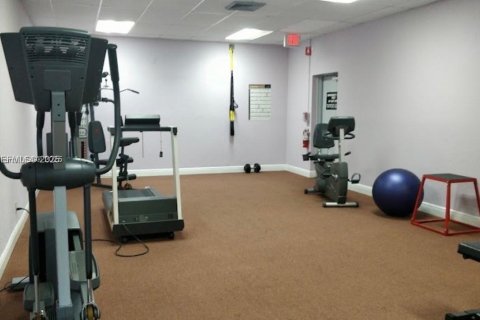 Condo in Lauderhill, Florida, 2 bedrooms  № 2035132 - photo 14