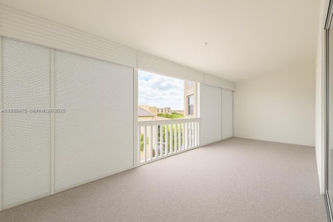 Condo in Lauderhill, Florida, 2 bedrooms  № 2035132 - photo 2