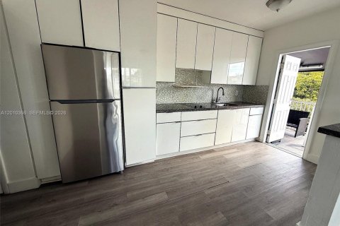Apartamento en Miami, Florida 2 dormitorios, 74.32 m2 № 2090828