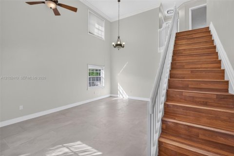 House in Weston, Florida 5 bedrooms, 229.1 sq.m. № 2409042 - photo 6