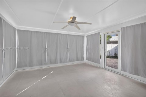 House in Weston, Florida 5 bedrooms, 229.1 sq.m. № 2409042 - photo 21