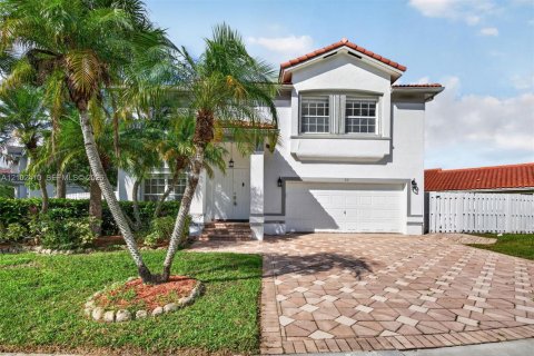 House in Weston, Florida 5 bedrooms, 229.1 sq.m. № 2409042 - photo 2