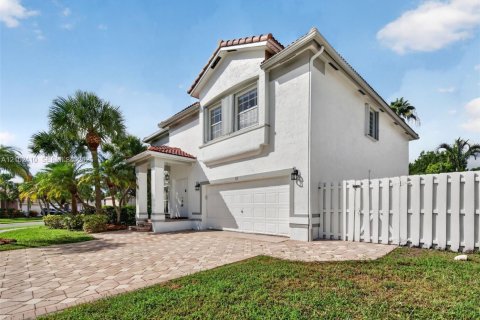 House in Weston, Florida 5 bedrooms, 229.1 sq.m. № 2409042 - photo 3