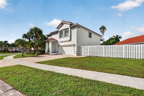 House in Weston, Florida 5 bedrooms, 229.1 sq.m. № 2409042 - photo 4