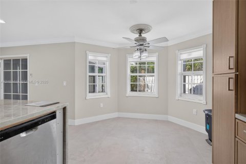 House in Weston, Florida 5 bedrooms, 229.1 sq.m. № 2409042 - photo 17