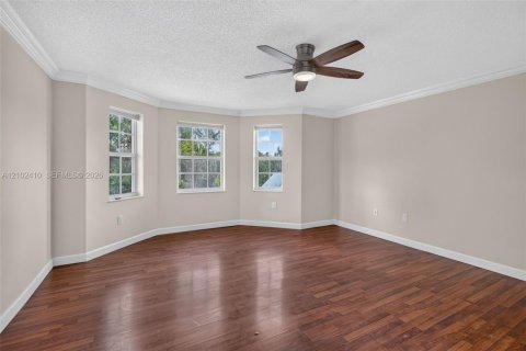 House in Weston, Florida 5 bedrooms, 229.1 sq.m. № 2409042 - photo 25