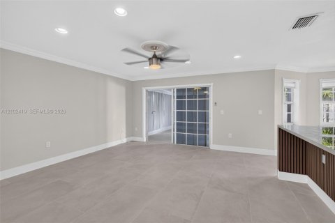 House in Weston, Florida 5 bedrooms, 229.1 sq.m. № 2409042 - photo 10