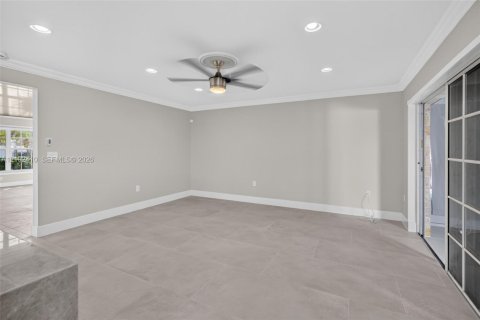 House in Weston, Florida 5 bedrooms, 229.1 sq.m. № 2409042 - photo 13