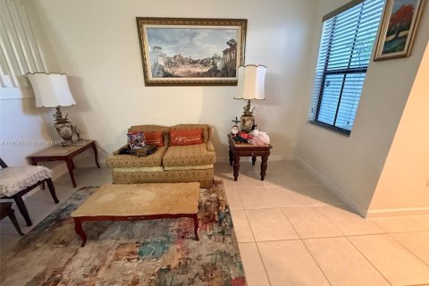 Townhouse in Hialeah, Florida 3 bedrooms, 158.68 sq.m. № 1974368 - photo 7