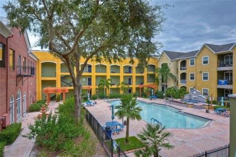 Condo in Tampa, Florida, 1 bedroom  № 1885601 - photo 11