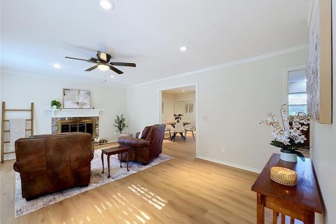 House in Tampa, Florida 3 bedrooms, 124.86 sq.m. № 2208975 - photo 4