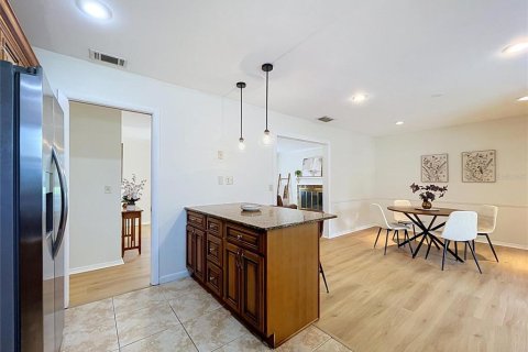 House in Tampa, Florida 3 bedrooms, 124.86 sq.m. № 2208975 - photo 10