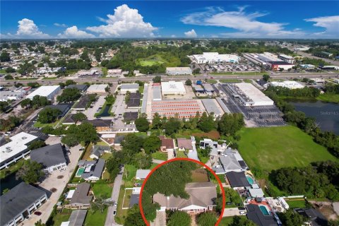 House in Tampa, Florida 3 bedrooms, 124.86 sq.m. № 2208975 - photo 29