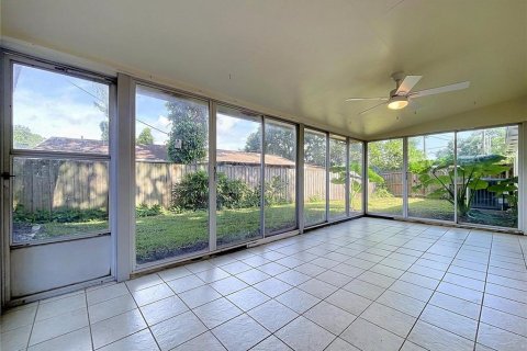 House in Tampa, Florida 3 bedrooms, 124.86 sq.m. № 2208975 - photo 26