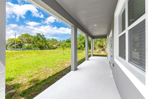 House in Palm Bay, Florida 4 bedrooms, 185.8 sq.m. № 1918555 - photo 29