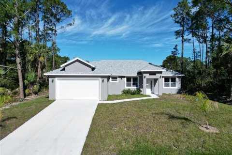 House in Palm Bay, Florida 4 bedrooms, 185.8 sq.m. № 1918555 - photo 1