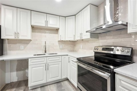 Купить виллу или дом в Уэбстер, Флорида 6 комнат, 112.04м2, № 1782876 - фото 15