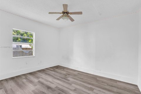 Propiedad comercial en venta en Hollywood, Florida, 136.38 m2 № 2014665 - foto 20