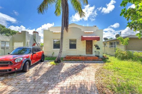 Propiedad comercial en venta en Hollywood, Florida, 136.38 m2 № 2014665 - foto 5