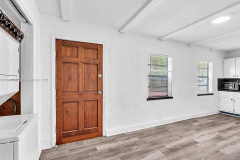 Propiedad comercial en venta en Hollywood, Florida, 136.38 m2 № 2014665 - foto 21