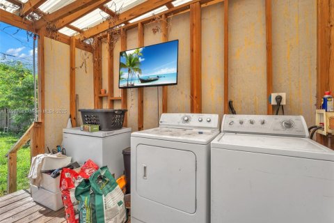 Propiedad comercial en venta en Hollywood, Florida, 136.38 m2 № 2014665 - foto 27