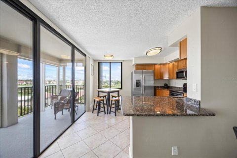 Condominio en venta en Saint Petersburg, Florida, 2 dormitorios, 106.84 m2 № 1771980 - foto 9